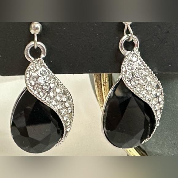 Paparazzi Costume Jewelry Earings NWT - Picture 2 of 4